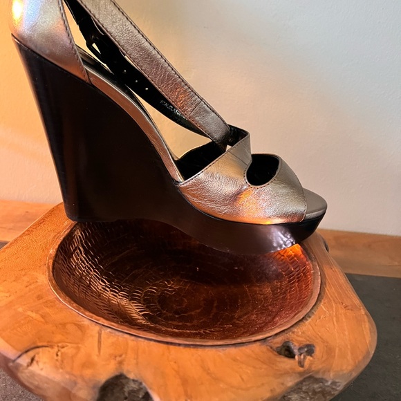 Burberry London wedge platforms, gold, Sz 38 - Picture 6 of 14
